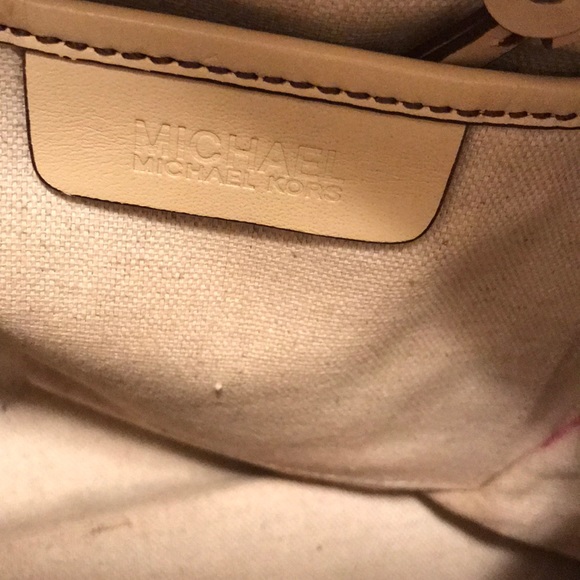 Michael Kors Hobo - Picture 5 of 5